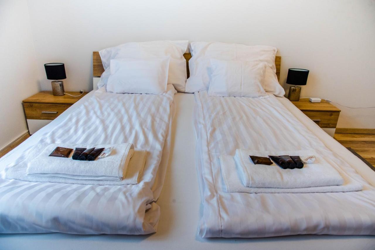 Molnar Apartment Cozy City Center Retreat For 2 Ac & Perfect Location! Budapest Esterno foto