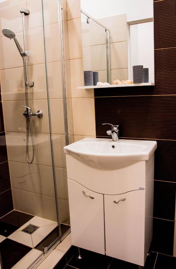 Molnar Apartment Cozy City Center Retreat For 2 Ac & Perfect Location! Budapest Esterno foto